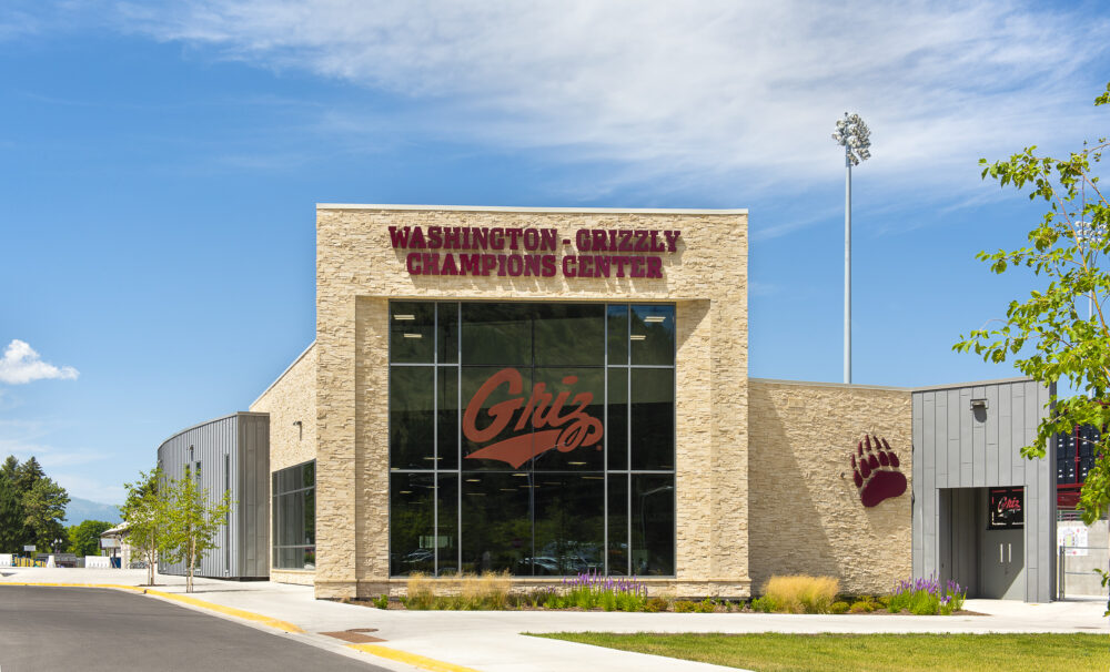 UM Washington-Grizzly Champions Center_UM Champ36 10in