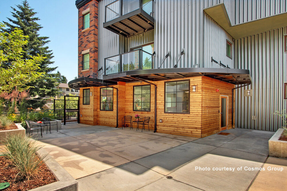 Redmond Square Apartments_Q courtyard sm 1